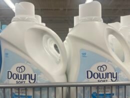 Downy softener free & gentle pour